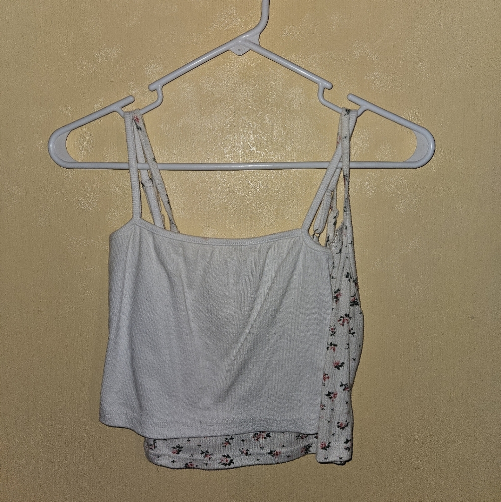2 cropped tank tops